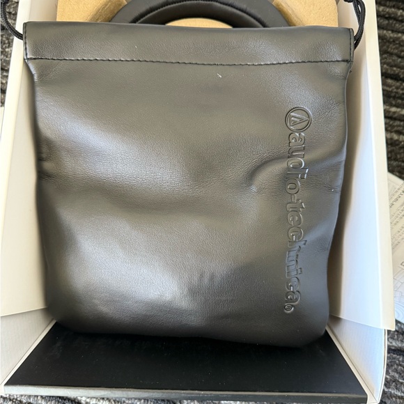 Audio Technica ATH-M50x Closed-back Studio Monitoring Headphones - Picture 7 of 10